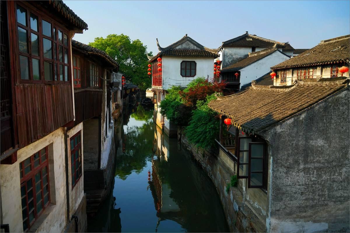 小镇惊魂